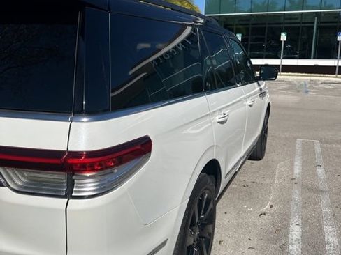 Certified 2024 Lincoln Navigator Black Label image 4