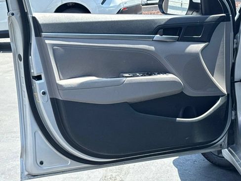 Used 2020 Hyundai Elantra SEL FWD image 19