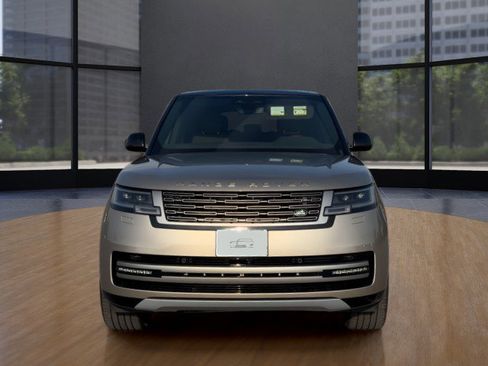 New 2026 Land Rover Range Rover Long Wheelbase SE image 9