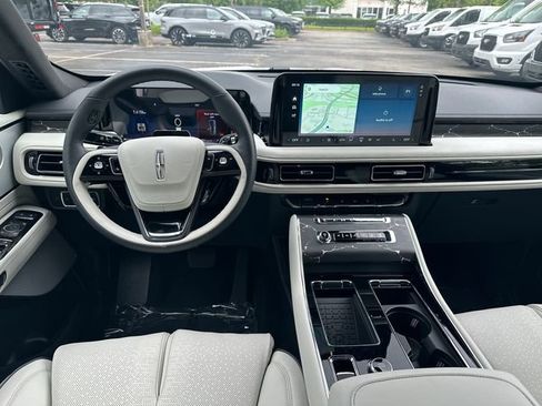 New 2026 Lincoln Aviator Black Label w/ Jet Appearance Package AWD/4WD image 22