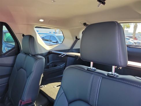 Certified 2025 Honda Pilot EX-L image 17