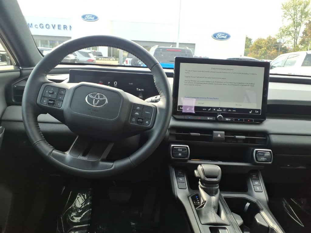 Used 2026 Toyota RAV4 XSE w/ Weather Package AWD/4WD image 15