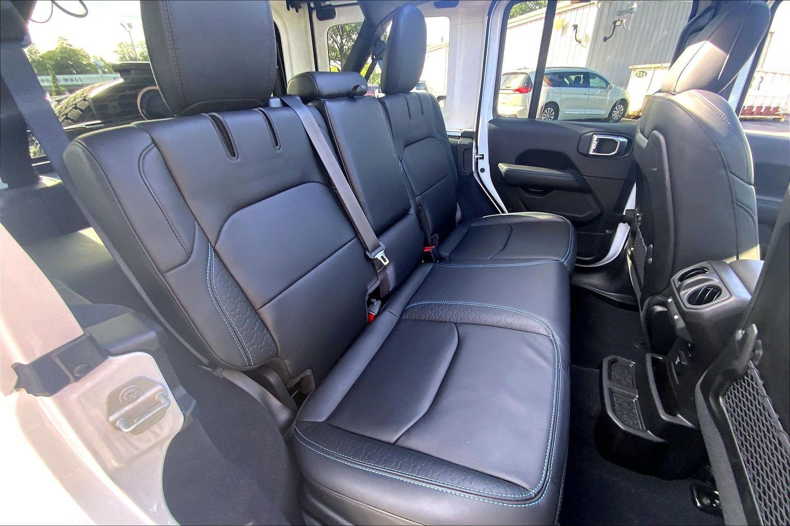 Used 2024 Jeep Wrangler High Altitude AWD/4WD image 19