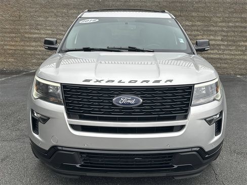 Used 2018 Ford Explorer Sport image 2