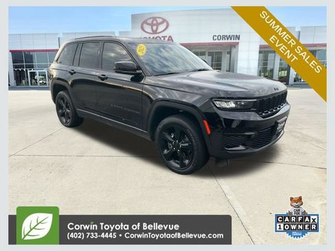 Used 2025 Jeep Grand Cherokee Altitude AWD/4WD image 1