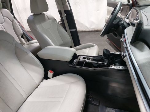 Used 2024 Kia Sorento SX image 10