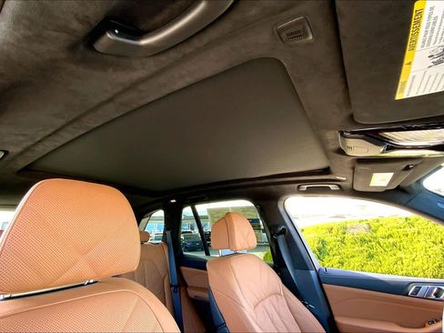 Used 2025 BMW X5 xDrive50e w/ M Sport Package image 13