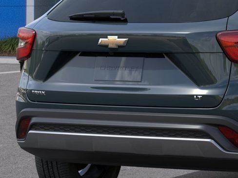 New 2026 Chevrolet Trax LT FWD image 24