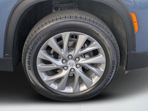 Used 2025 Buick Enclave Preferred image 9