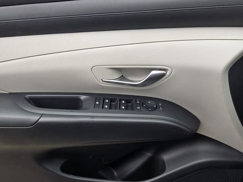 Used 2025 Hyundai Tucson SE image 27