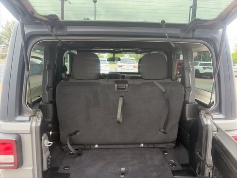 Used 2021 Jeep Wrangler Sport AWD/4WD image 10