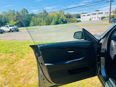 Used 2017 BMW 535i Gran Turismo xDrive image 15