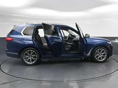 Used 2022 BMW X7 xDrive40i w/ Parking Assistance Package AWD/4WD image 37