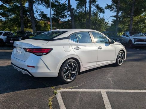 Certified 2024 Nissan Sentra SV FWD image 3