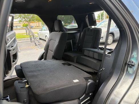 Used 2016 Ford Explorer XLT w/ Equipment Group 201A AWD/4WD image 18