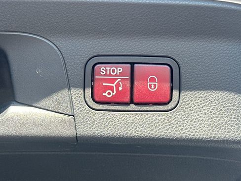 Used 2017 Mercedes-Benz GLC 300 4MATIC Coupe image 21