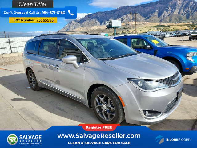 Used 2017 Chrysler Pacifica Touring-L w/ Tire & Wheel Group FWD image 5