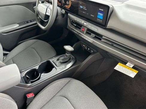 New 2026 Kia K4 LXS image 18