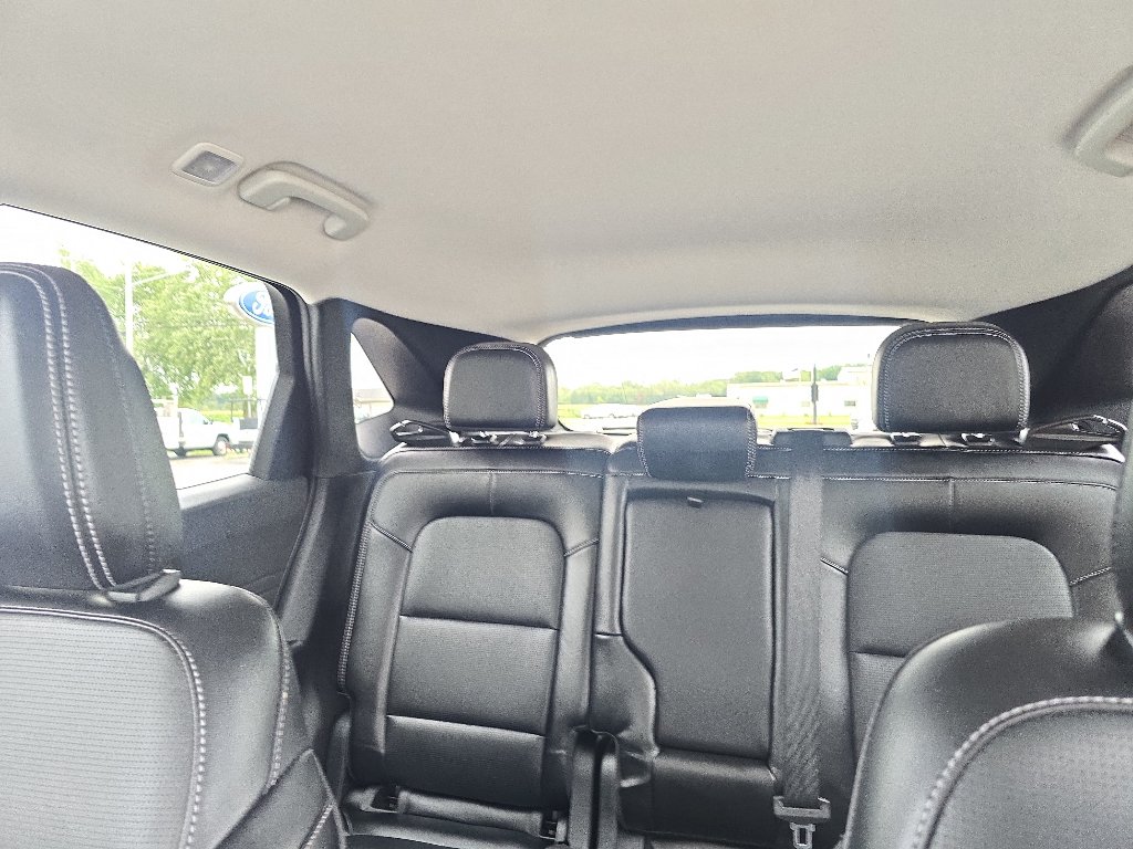 Used 2025 Ford Escape Platinum AWD/4WD image 24