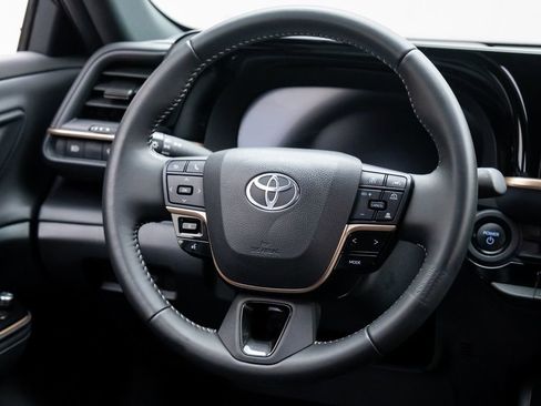 Used 2024 Toyota Crown XLE image 11