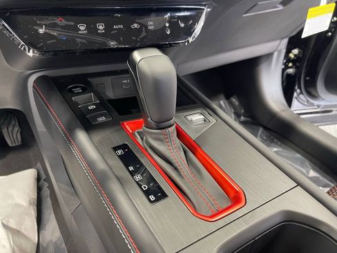 New 2026 Nissan Kicks SR w/ Cold Weather Package FWD image 10