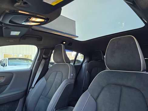 Used 2023 Volvo C40 P8 Recharge Plus image 21