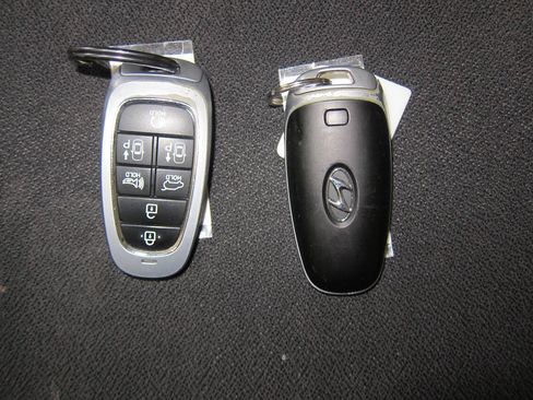 Used 2023 Hyundai Santa Fe Limited AWD/4WD image 27