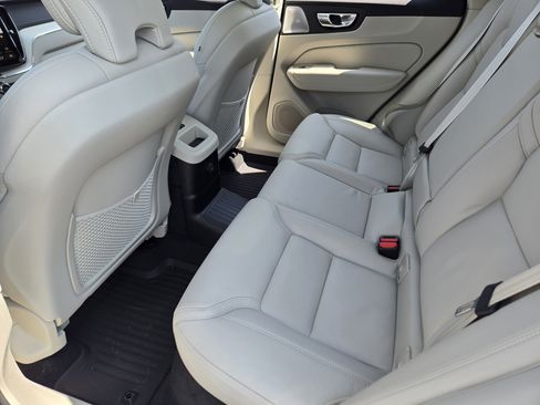 New 2026 Volvo XC60 T8 Ultra image 32