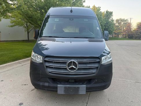 Used 2019 Mercedes-Benz Sprinter 170 image 2