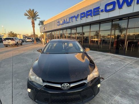 Used 2017 Toyota Camry XSE image 2