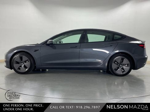 Used 2023 Tesla Model 3 Standard Range image 9