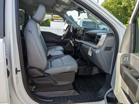 New 2025 Ford F450 XL w/ XL Chrome Package image 32