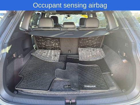 Used 2023 Volkswagen Tiguan SEL R-Line image 28