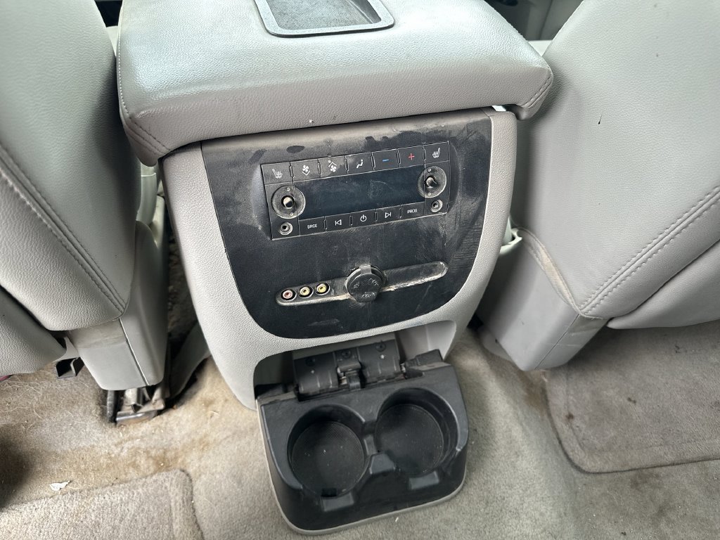 Used 2007 Chevrolet Suburban LTZ w/ LTZ Preferred Equipment Group AWD/4WD image 22