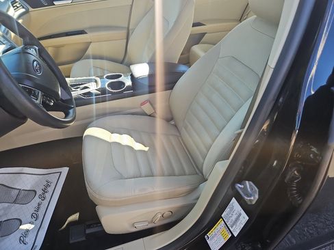 Used 2014 Ford Fusion SE image 12