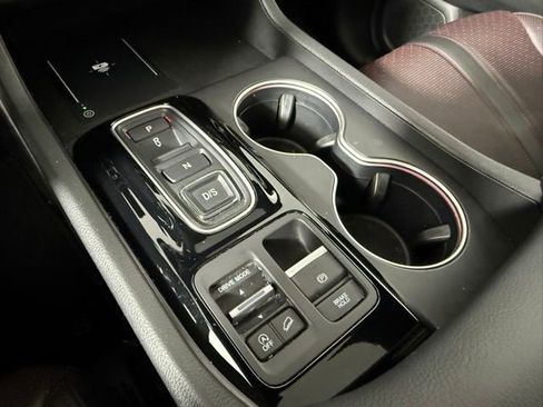 Used 2025 Honda Pilot Black Edition image 25