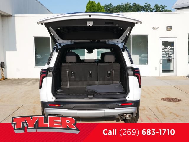 New 2027 Chevrolet Traverse LT w/ LPO, Floor Liner Package AWD/4WD image 15