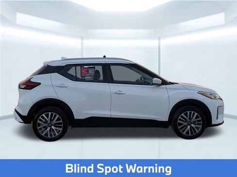 Used 2023 Nissan Kicks SV image 8
