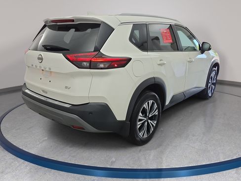 Used 2023 Nissan Rogue SV w/ SV Premium B Package FWD image 5