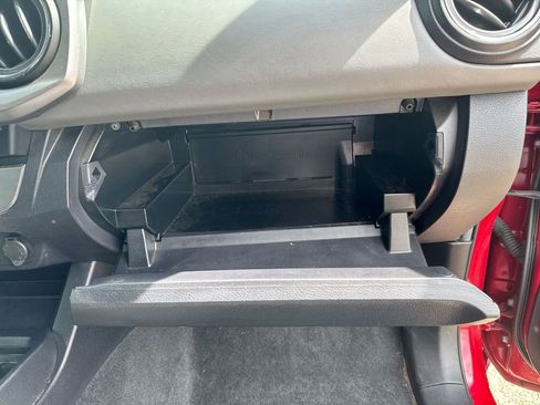 Used 2022 Toyota Tacoma SR5 w/ Technology Package image 35