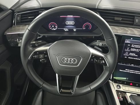 Used 2022 Audi e-tron Prestige AWD/4WD image 11