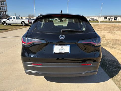 Certified 2024 Honda HR-V LX image 7