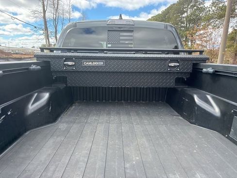 Used 2021 Toyota Tacoma TRD Sport w/ Technology Package image 18