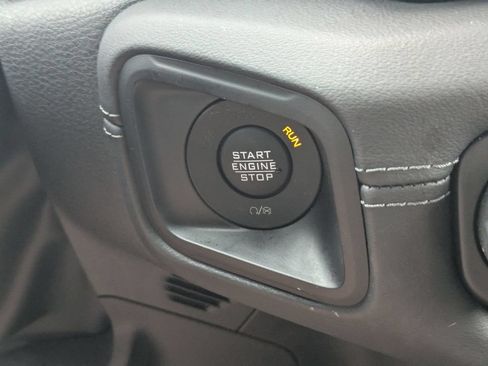 Used 2025 Jeep Wrangler Unlimited Sahara w/ Safety Group AWD/4WD image 22