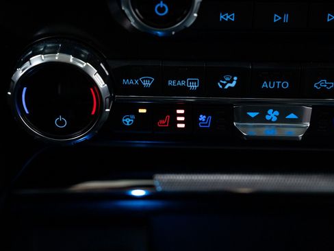 Used 2021 Ford F150 Lariat w/ Equipment Group 502A High image 17