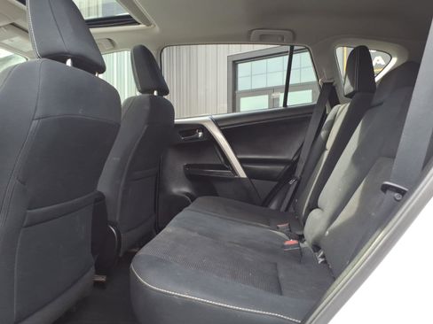 Used 2016 Toyota RAV4 XLE AWD/4WD image 10