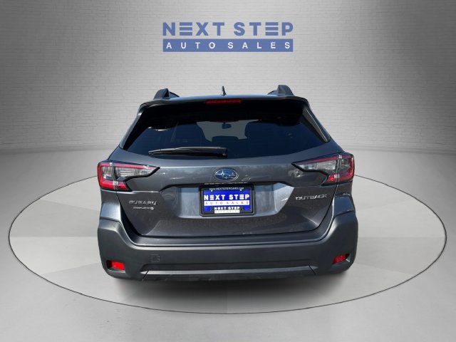 Used 2024 Subaru Outback Premium AWD/4WD image 7