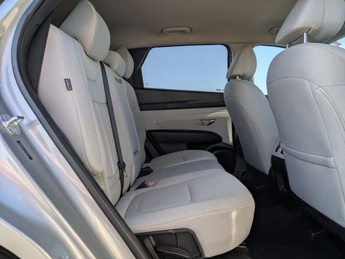 Used 2025 Hyundai Tucson SEL FWD image 12