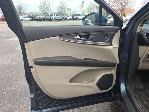 Used 2019 Lincoln Nautilus Reserve image 26