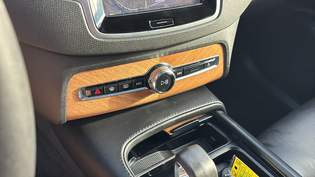 Certified 2024 Volvo XC90 B6 Plus w/ Protection Package Premier AWD/4WD image 22